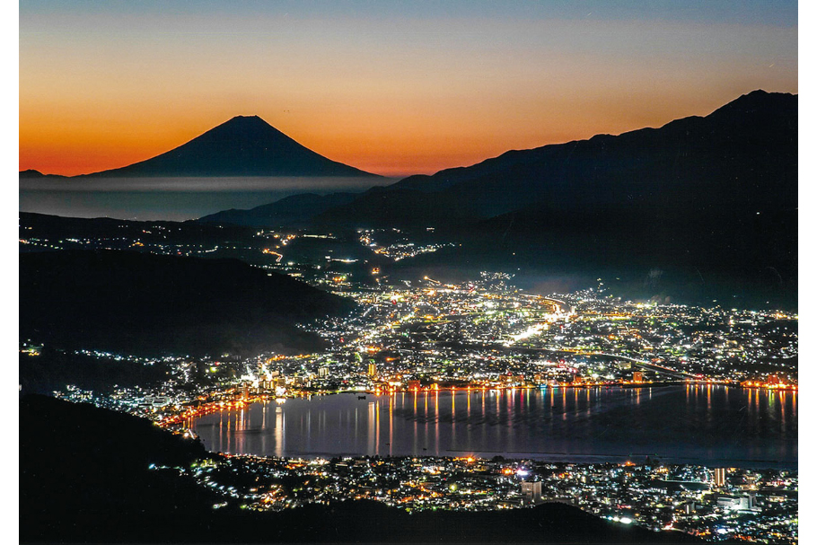 フォトコン202101_入選_１部_夜明け前の輝き_小山亜泉_高崎市