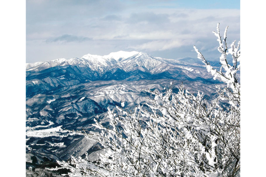 フォトコン202111_準３部_霧氷と冠雪の武尊_高橋英二_前橋