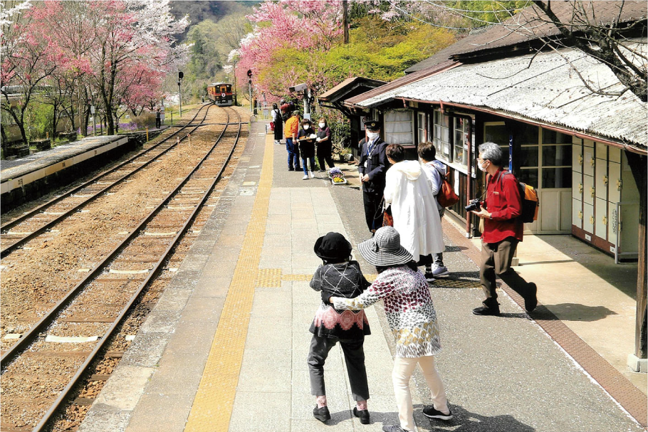 27_準入選２部_待ち構える_中野光代_伊勢崎