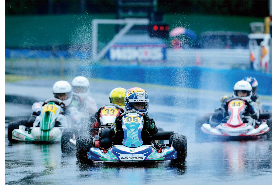 2_10_雨中の熱戦_小島良行_桐生