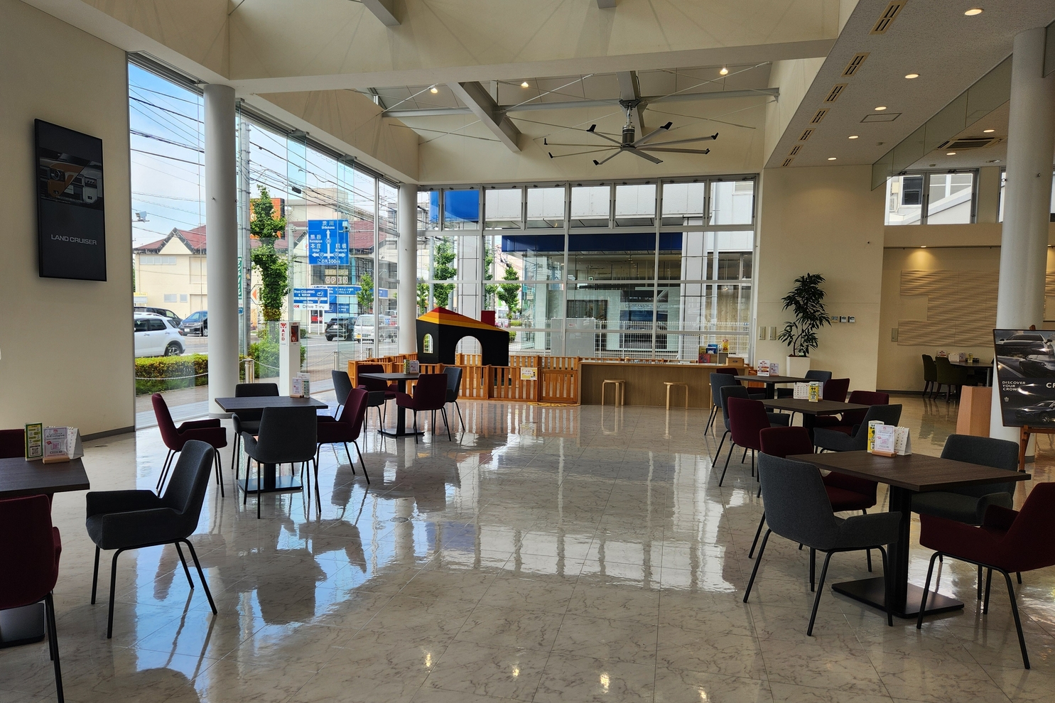 とんやまち店