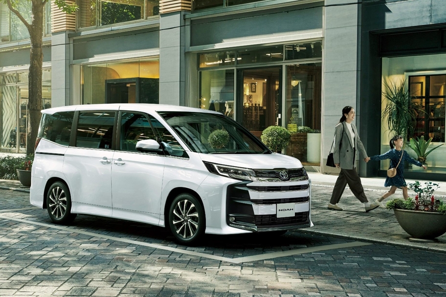 【モデル入り素材】S-Z（2WD・7人乗り）