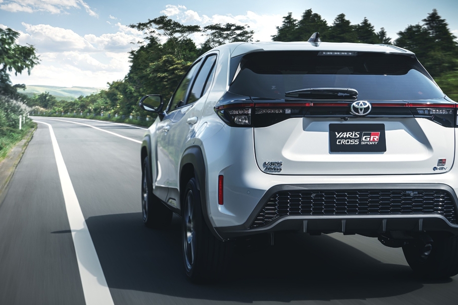GR SPORT（ハイブリッド・2WD）